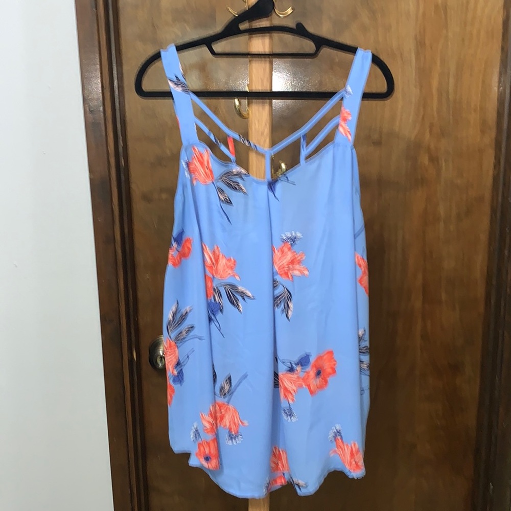 Flowy Tank with Cutout Detail